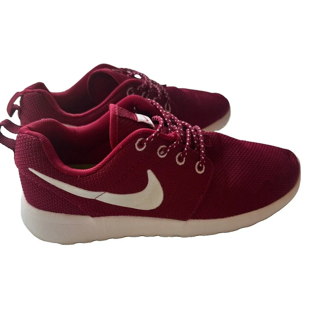 Nike Roshe Run Women's Size 8 Team Red Burgundy White Running Shoes 511881-019
